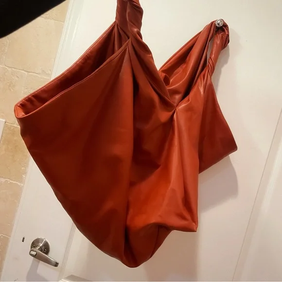 A.L.C Leo Large Leather Tote - Picture 4 of 14